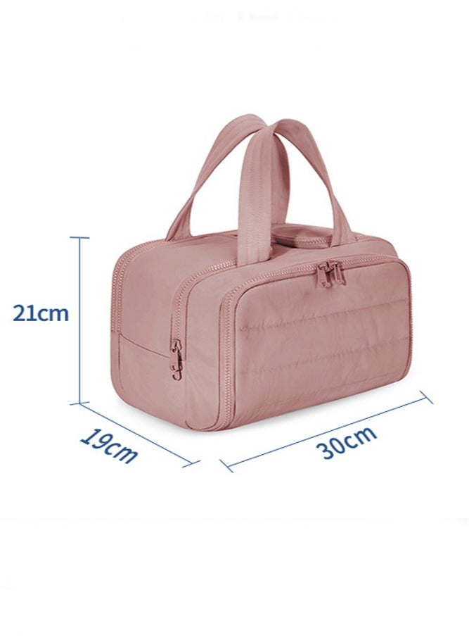 عام حقيبة مستحضرات تجميل محمولة وخفيفة الوزن، ذات فتحة واسعة ونسيج ناعم، مزودة بأقسام داخلية لتنظيم الأغراض، قطعة أساسية لا غنى عنها في السفر. - Image 2