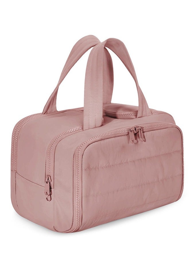 عام حقيبة مستحضرات تجميل محمولة وخفيفة الوزن، ذات فتحة واسعة ونسيج ناعم، مزودة بأقسام داخلية لتنظيم الأغراض، قطعة أساسية لا غنى عنها في السفر. - Image 1