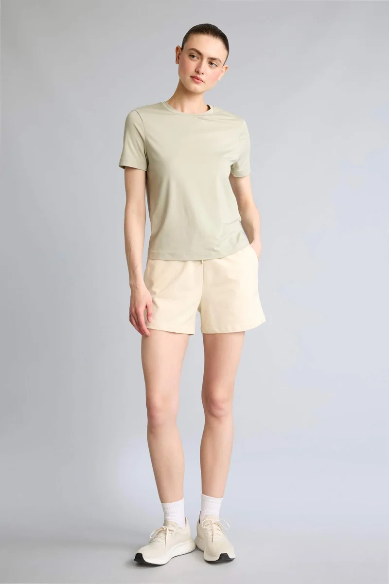 ديفاكتو Standard Fit Elastic Waist Sports Shorts