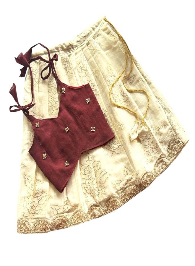 Picksparrow طقم ليهينغا للبنات الصغيرات من بيكسبارو مع تشولي مزخرف، وبلوزة من القطن والحرير مزينة بالأحجار والخرز، وتنورة من القطن اللامع بحافة ذهبية (بلوزة قصيرة) (لون عنابي، 3-6 أشهر) - Image 1