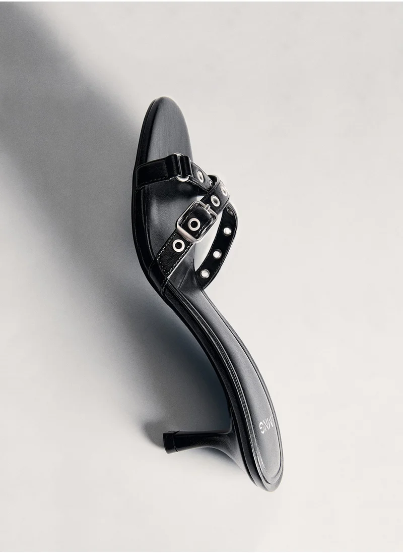 مانجو Tina Buckle Detailed Strap Mid Heel Sandals