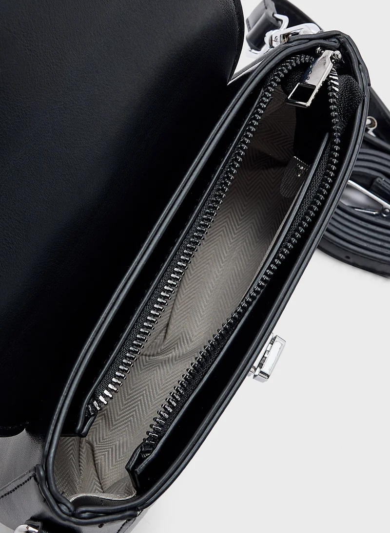 جينجر Metal Clasp Crossbody Bag