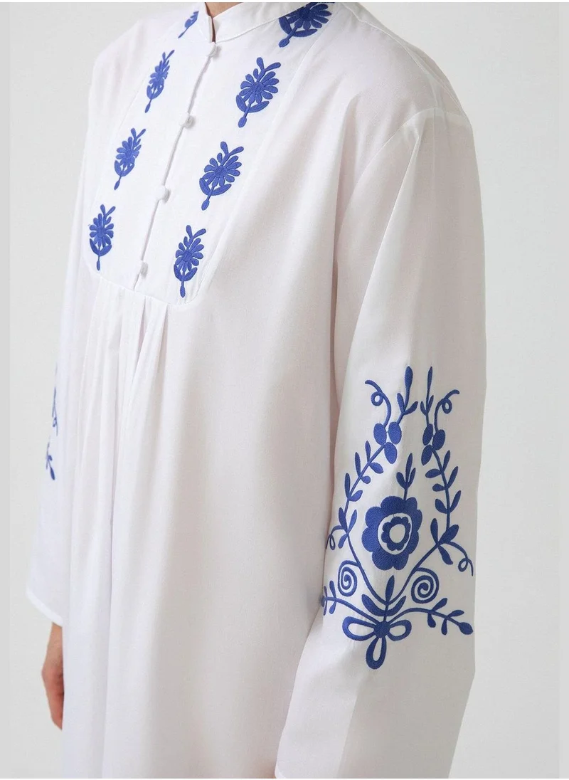 Touche EMBROIDED DRESS WITH NECKBAND