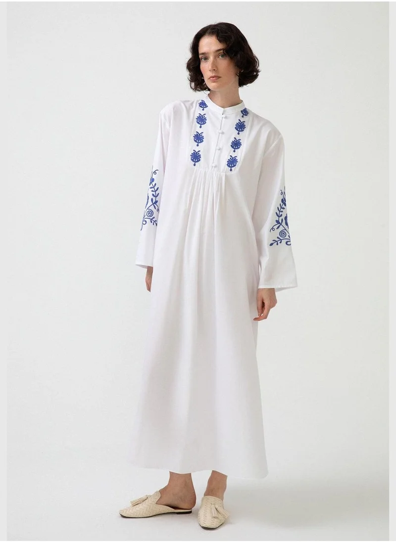 Touche EMBROIDED DRESS WITH NECKBAND