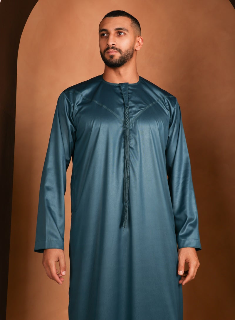 ييجو من مريم Kandhoura Ismael – Deep Teal Emirati Kandhoura – Soft Satin Blend | Elegant & Lightweight Traditional Wear - 52CM - Teal  - Image 1