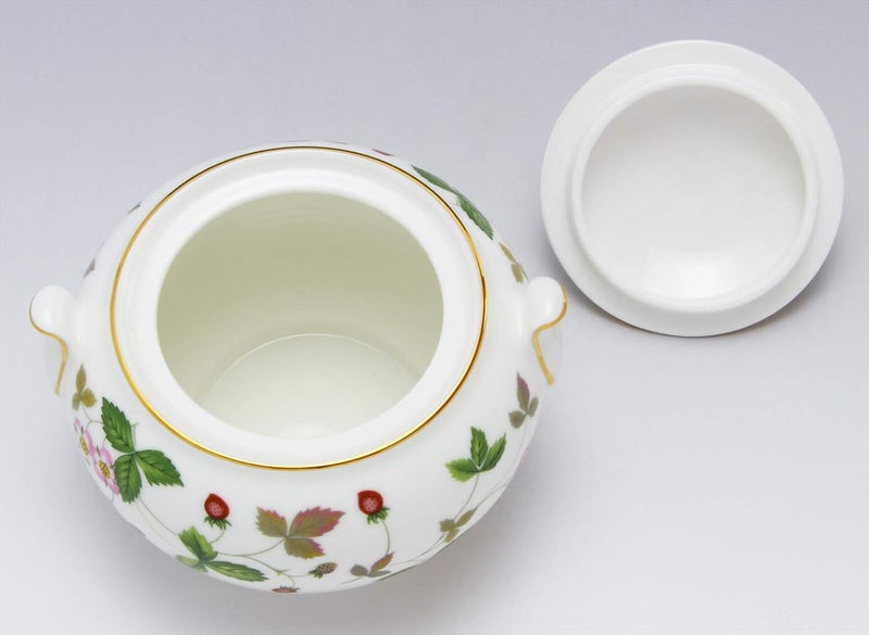 Wedgwood Wedgwood Wild Strawberry Covered Sugar 68 oz Multi  - Image 4