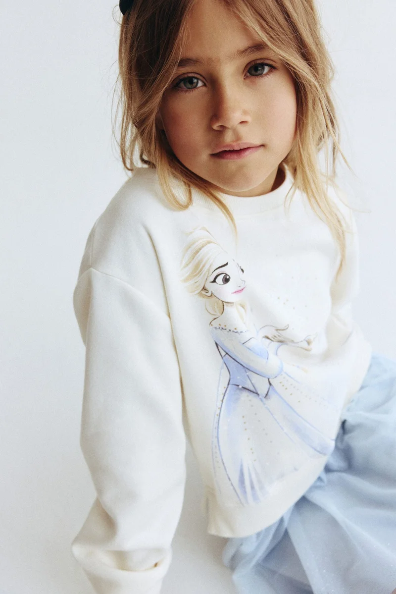 اتش اند ام فستان سويت-شيرت بتنورة من التول بطبعة مميزة