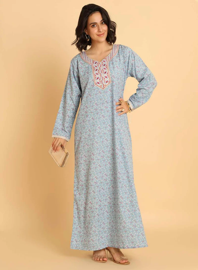 هانا آند سارا جلابية عربية تقليدية - أزرق فاتح مع تطريز مفصل