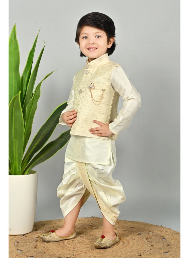 BT DEZINES طقم كورتا ودوتي للأولاد باللون الكريمي مع سترة - Image 3