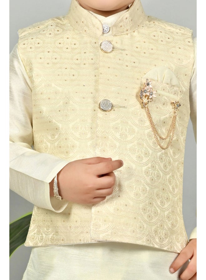 BT DEZINES طقم كورتا ودوتي للأولاد باللون الكريمي مع سترة - Image 5