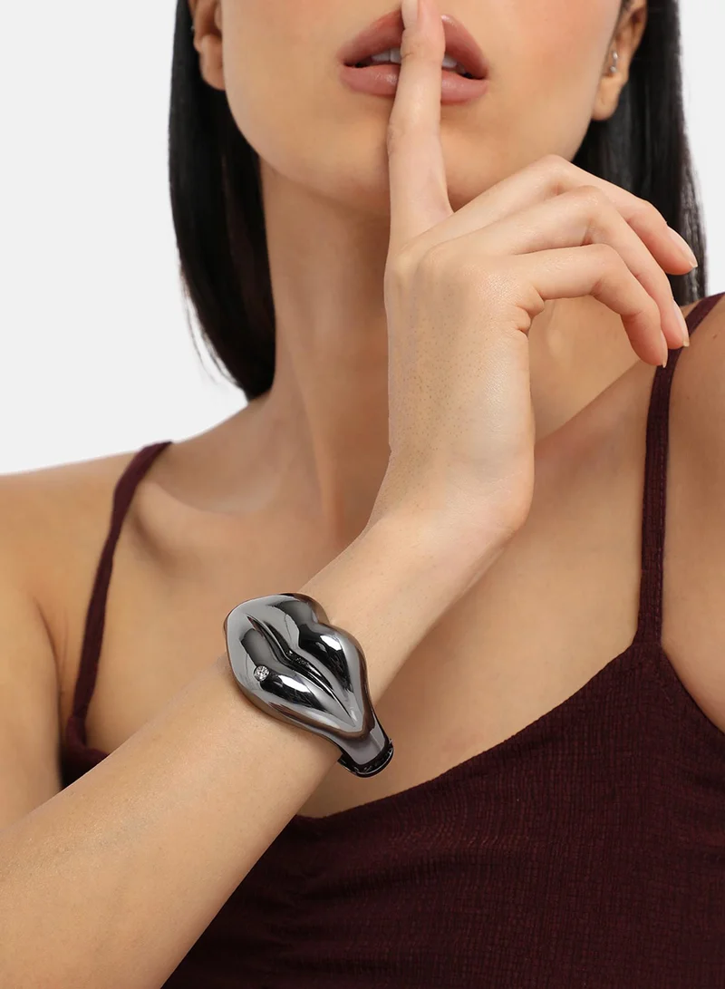 SOHI Lips Artificial Bracelet Jewellery