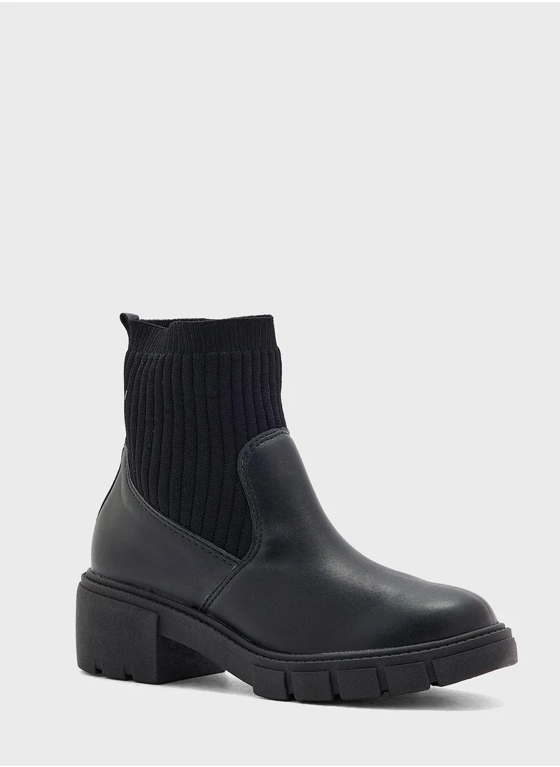 Beira Rio Diana Mid Heel Ankle Boots