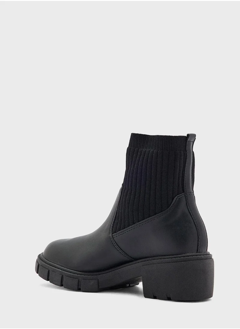 Beira Rio Diana Mid Heel Ankle Boots