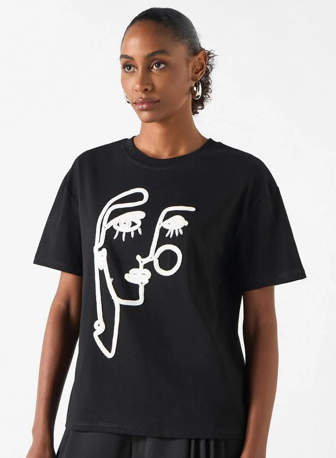 2Xtremz 2Xtremz Applique Detail Crew Neck T-shirt with Short Sleeves