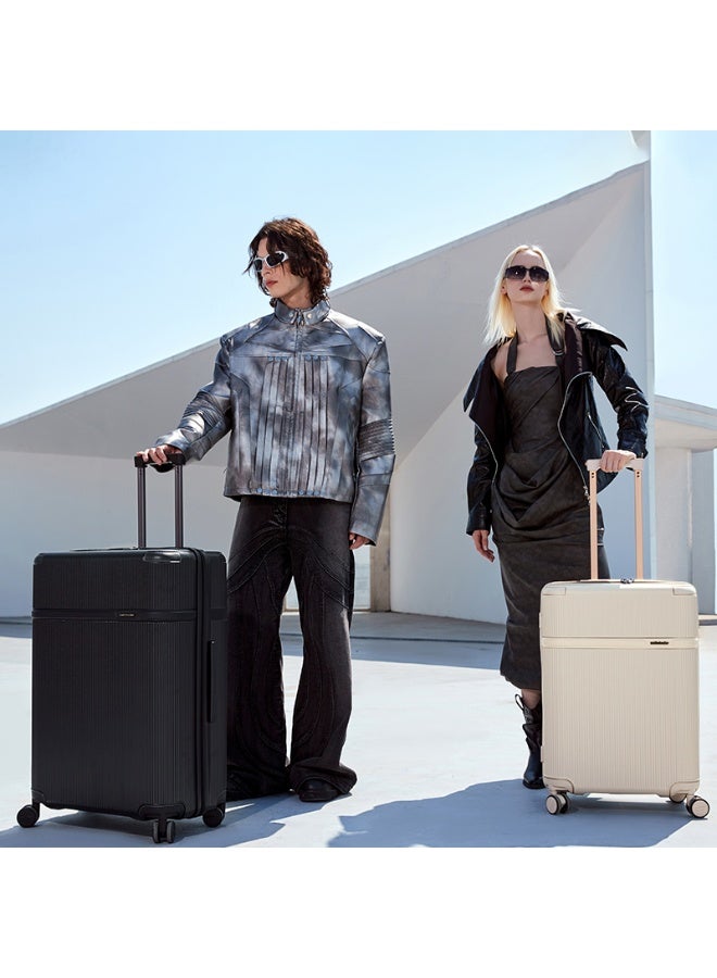 أركتيك هانتر LGX001 انش-20 استمتع بتجربة سفر فاخرة تجمع بين الأناقة والمتانة مع حقيبة آركتيك هانتر LGX001. هذه الحقيبة الصلبة هي الرفيق المثالي لرحلات العمل أو العطلات القصيرة، مصممة لتلبية متطلبات مقصورة الطائرة (الأمتعة المحمولة). - Image 3