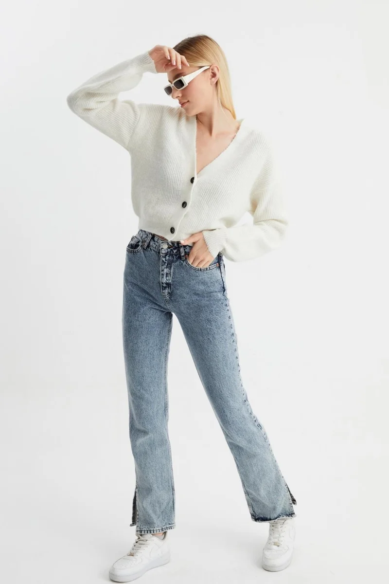 Alexander Gardi V-Neck Buttoned Knit Cardigan (B22-5753)