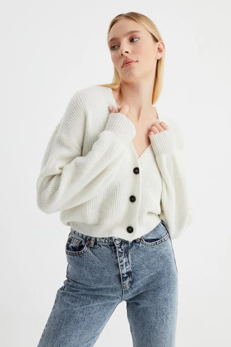 Alexander Gardi V-Neck Buttoned Knit Cardigan (B22-5753)