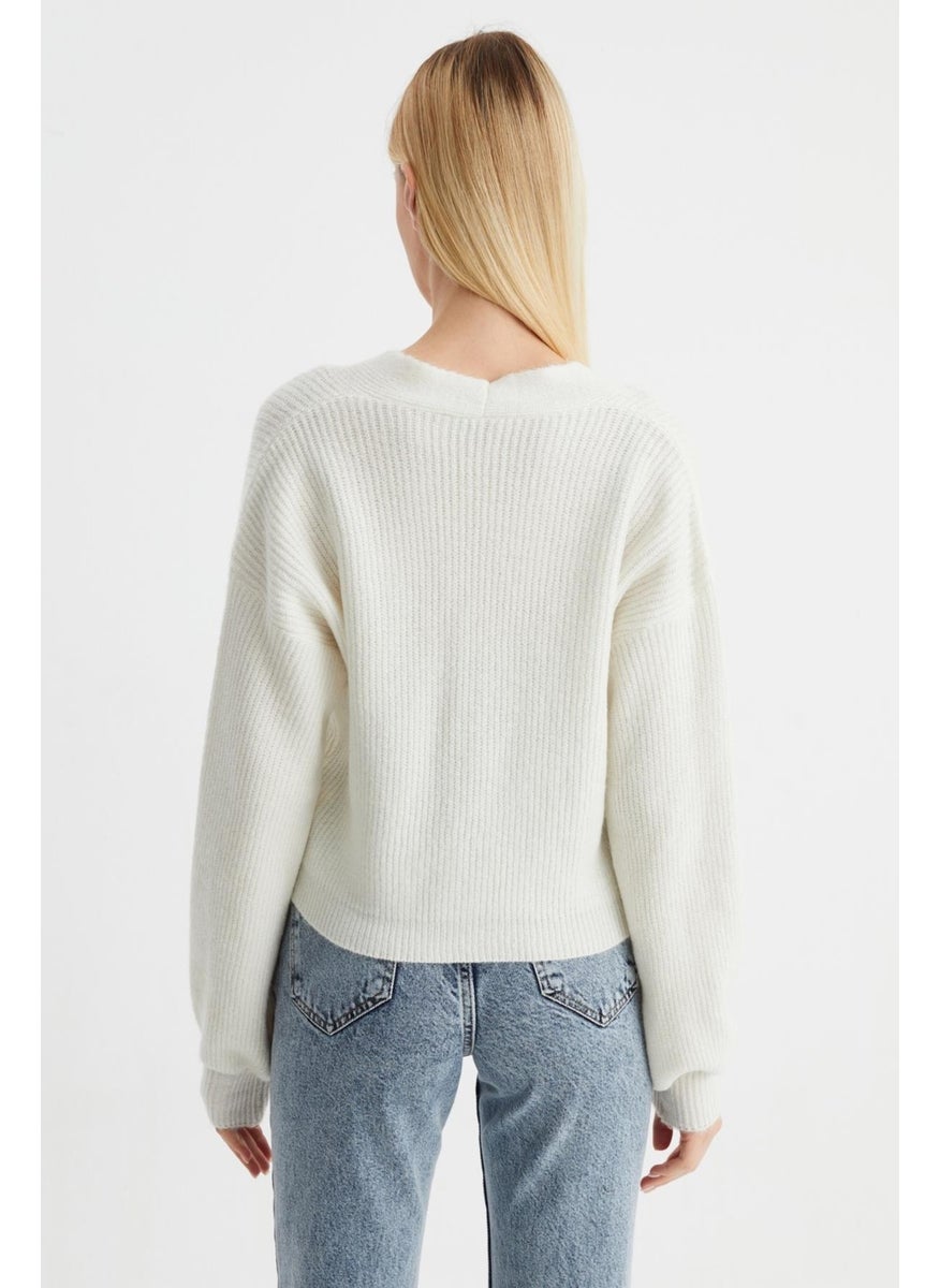 Alexander Gardi V-Neck Buttoned Knitted Cardigan (B22-5753)  - Image 5