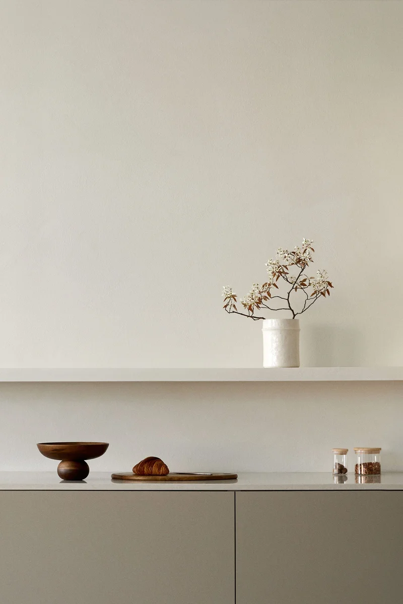 H&M Asymmetric mango wood cutting board