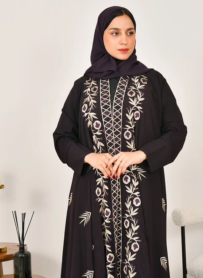 HAWRAA ABAYA Wrap-style flared abaya made from lightweight summer fabric, adorned with elegant embroidery