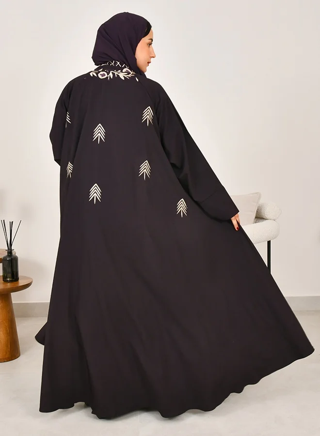 HAWRAA ABAYA Wrap-style flared abaya made from lightweight summer fabric, adorned with elegant embroidery