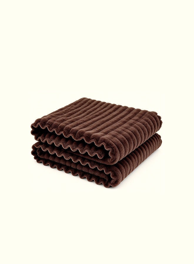 Polyester winter blanket. Dimensions: 200 x 150 cm - Soft and comfortable, suitable for use as a nap blanket, air-conditioning blanket, throw, sofa blanket or travel blanket - Coffee brown - Image 1
