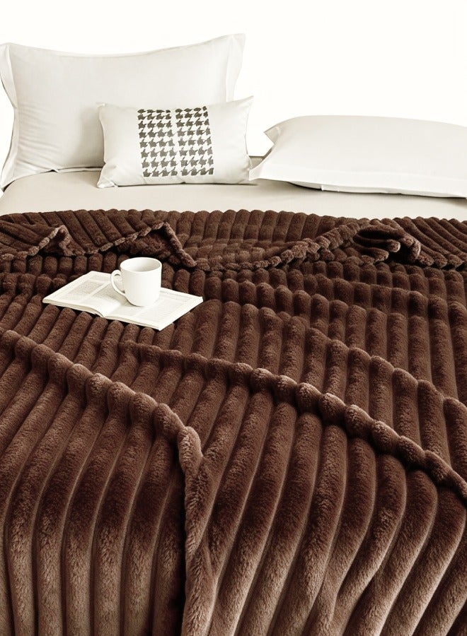 بطانية شتوية من البوليستر الصوفي. الأبعاد: 200 × 150 سم - ناعمة ومريحة، مناسبة كبطانية للنوم أو بطانية للتكييف أو غطاء زخرفي أو بطانية أريكة أو بطانية سفر - لون بني قهوة - Image 4