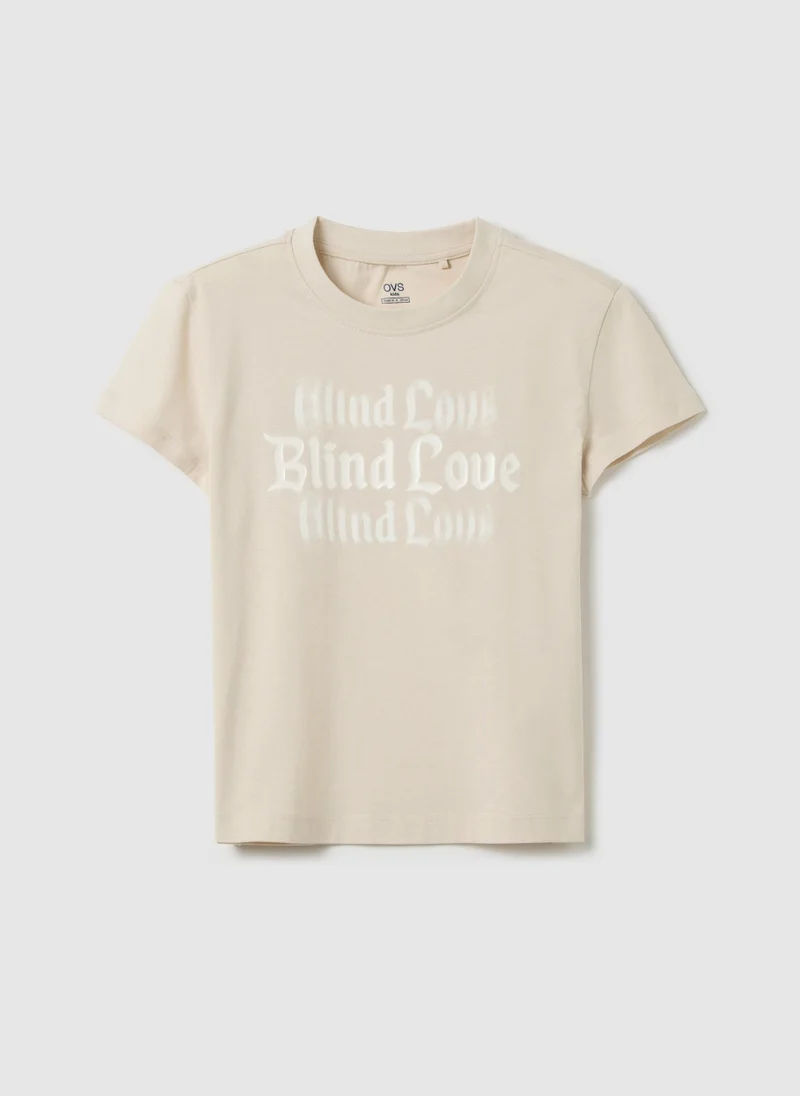 او في اس Beige Slim T-Shirt With 'Blind Love' Print