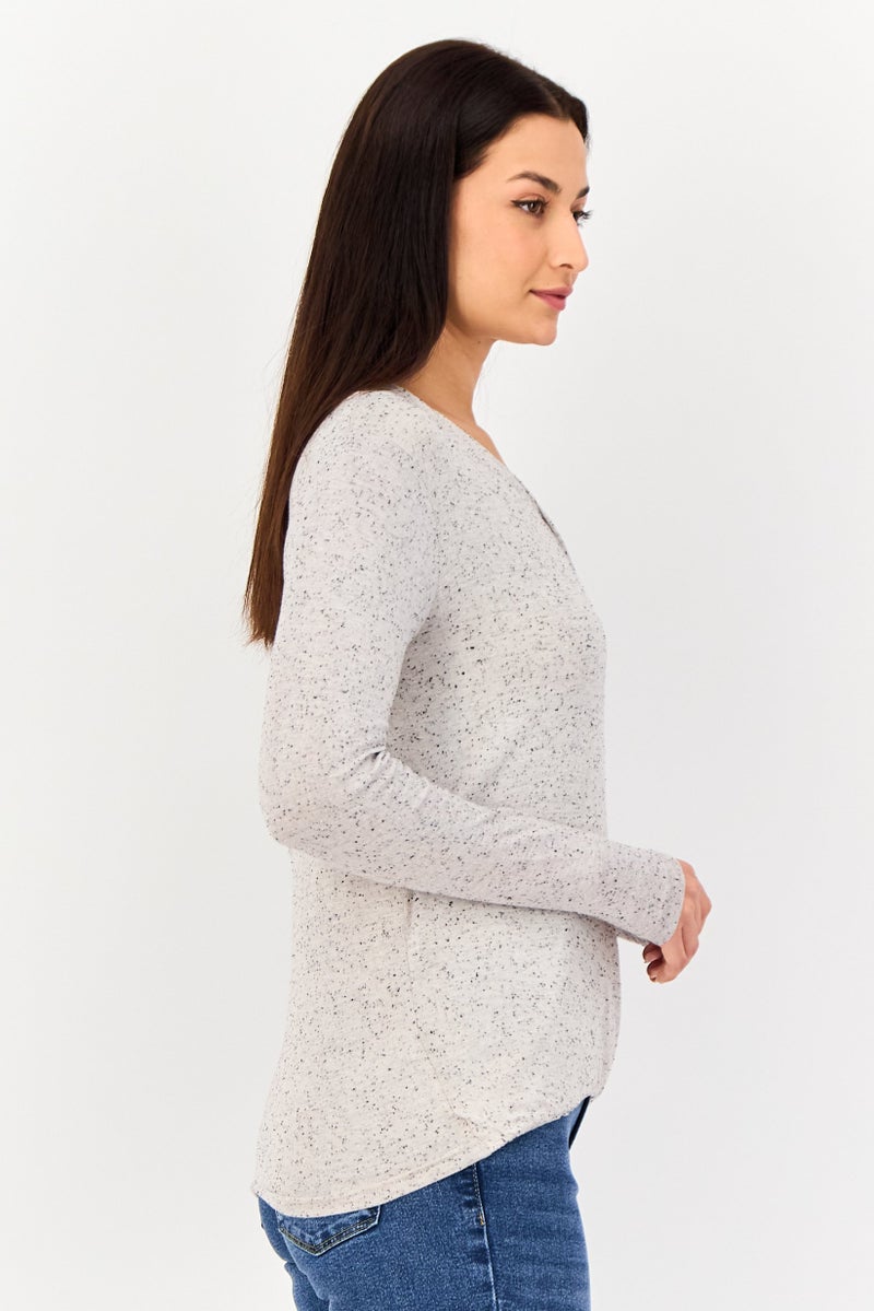 VERO MODA بلوزة نسائية ذات ياقة متقاطعة من فيرو مودا، بأكمام طويلة وم texture، متعددة الألوان - Image 4