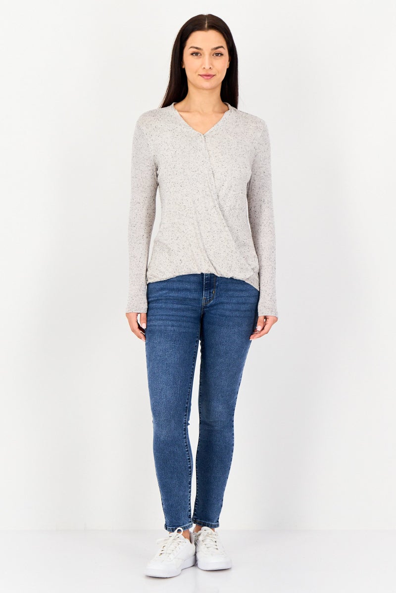 VERO MODA بلوزة نسائية ذات ياقة متقاطعة من فيرو مودا، بأكمام طويلة وم texture، متعددة الألوان - Image 2