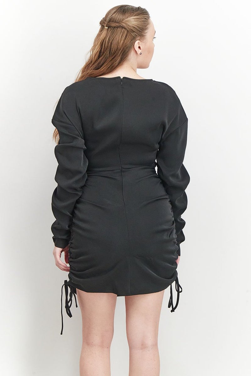 NA-KD فستان ميني نسائي مزين بتجاعيد مع حبل سحب، أسود - Image 2