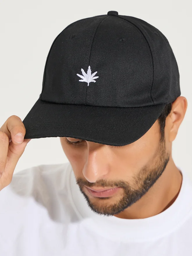 ستايلي قبعة دلو بتفاصيل لاصقة