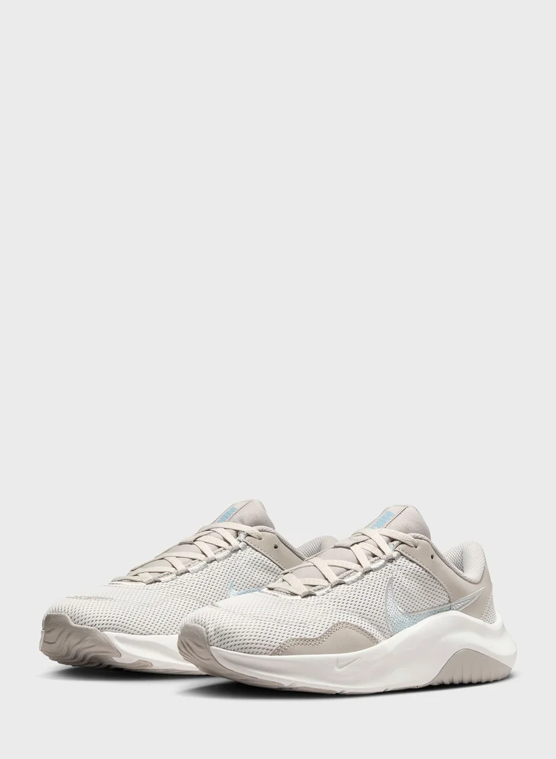 Nike Legend Essential 3