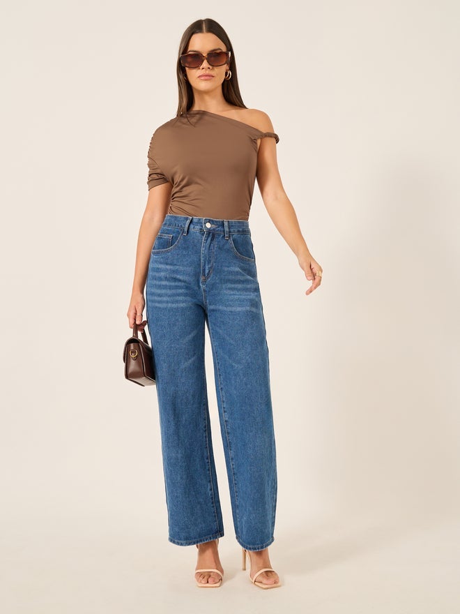 ستايلي بودي سوت بكتف واحد بياقة غير متماثلة وتفاصيل مجعدة - Image 2