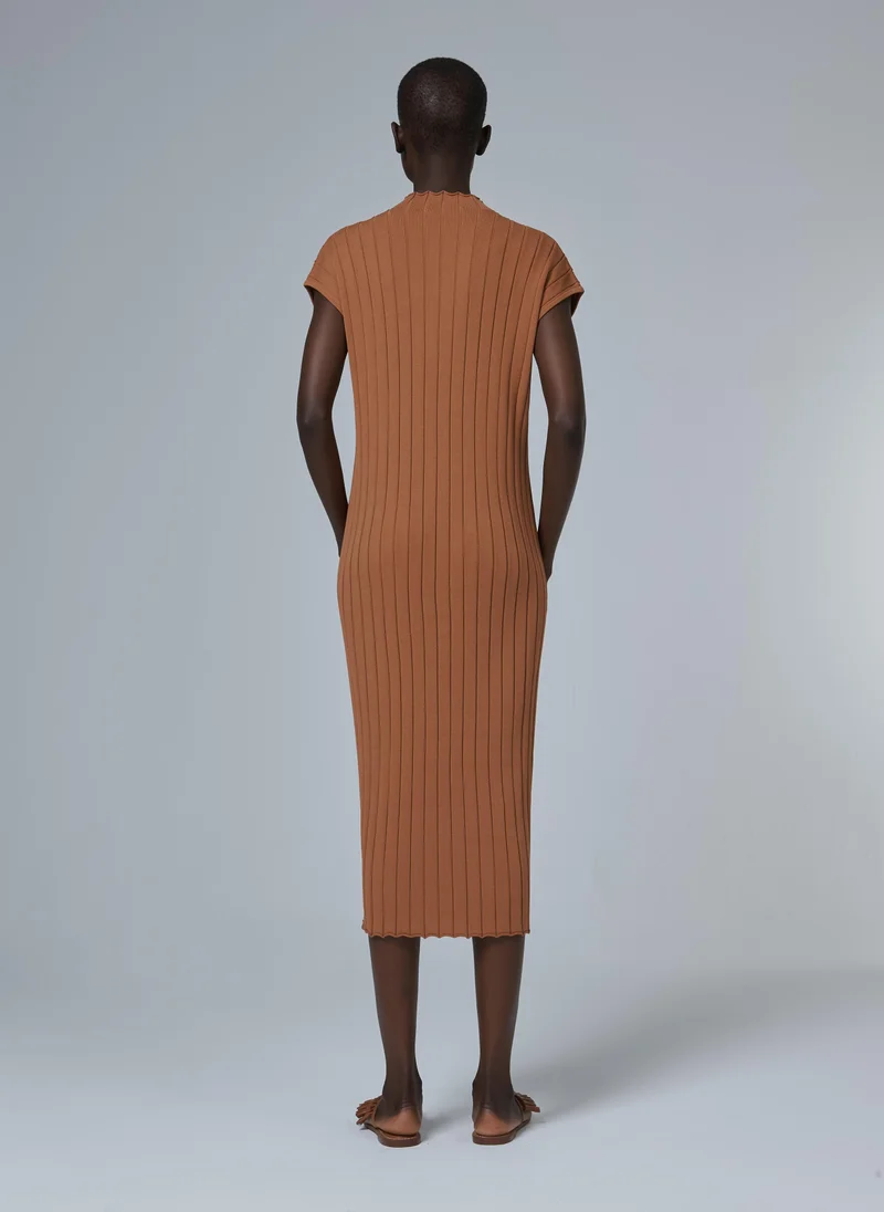 ليم قفطان مكشوف عند الكتفين - الخيار الأقصر