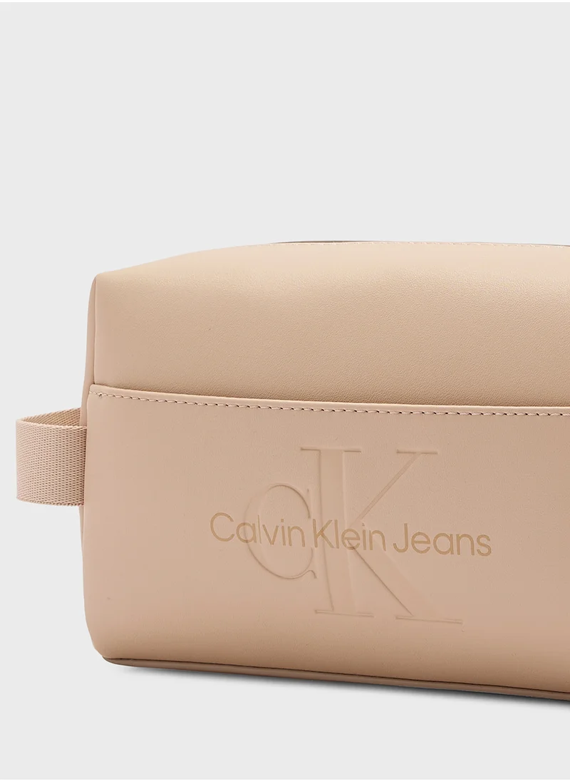 كالفن كلاين جينز Sculpted Beauty Case Crossbody
