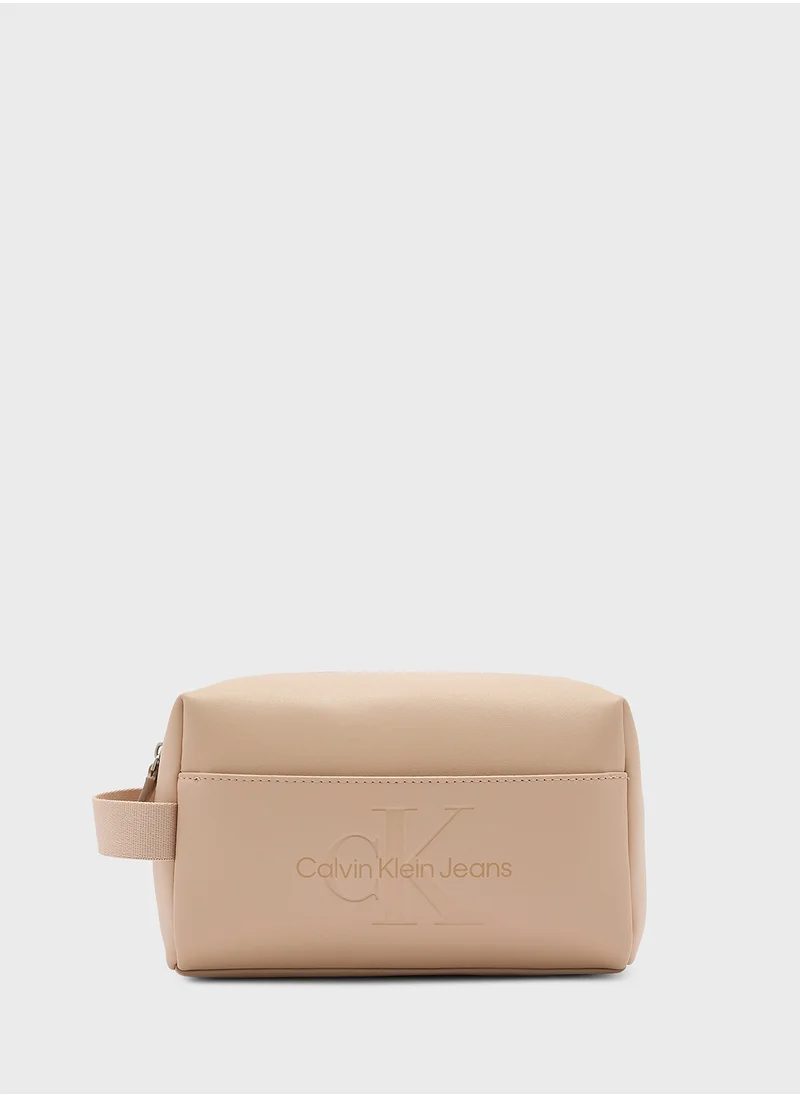 كالفن كلاين جينز Sculpted Beauty Case Crossbody