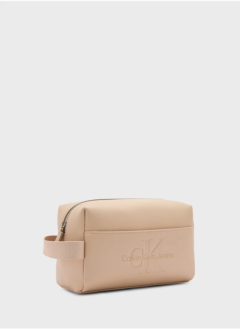 كالفن كلاين جينز Sculpted Beauty Case Crossbody