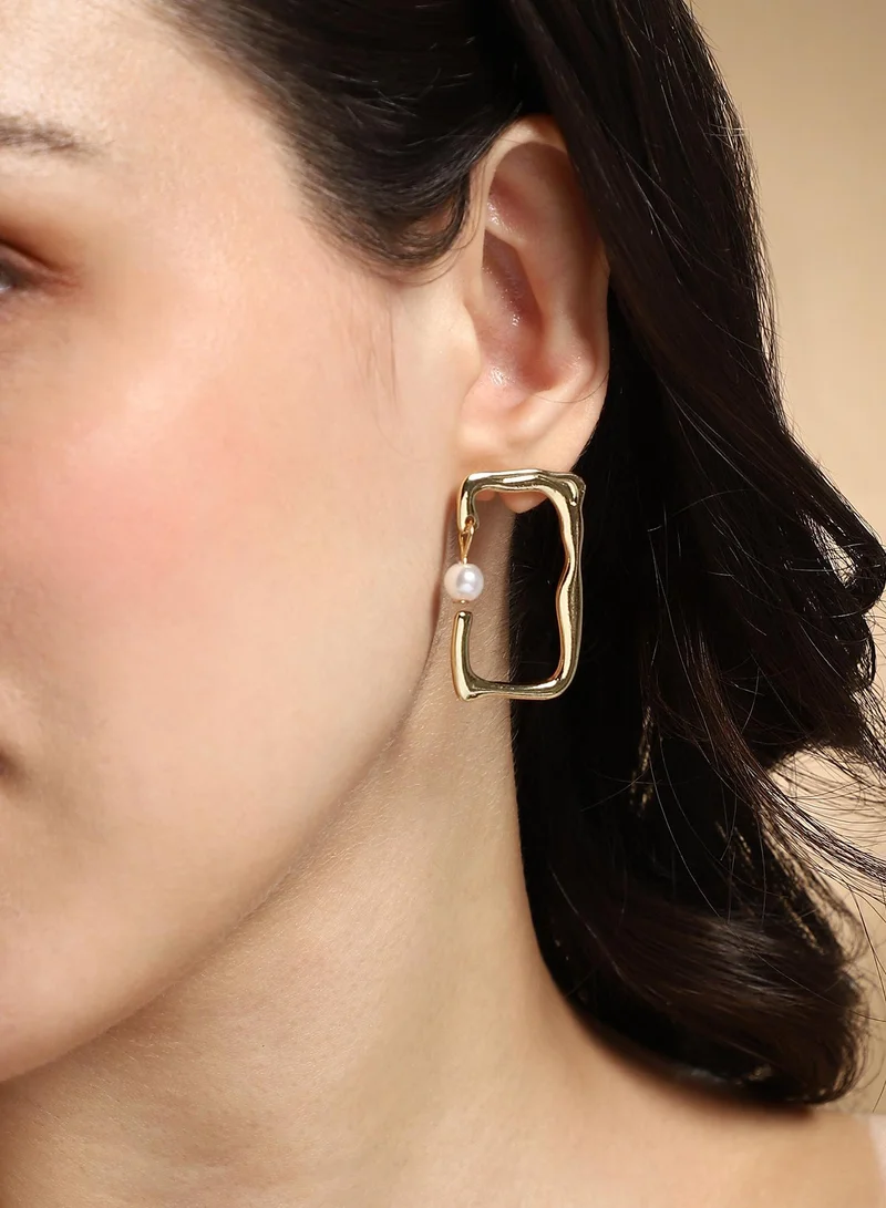 SOHI Women The Cadre Drop Earrings | California  Colour | One-Size | Artificial Pearl Alloy Material | Push Back Closure | Earrings For Casual & Evening Wear