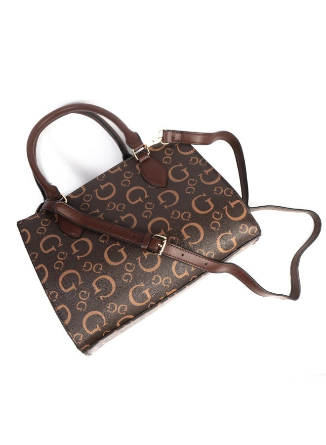 جس حقيبة GUESS Oak Park صغيرة - بنية (حقيبة أنيقة ومنظمة للاستخدام اليومي) - Image 3