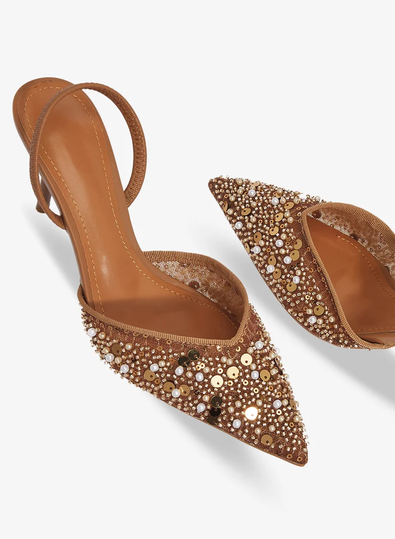 خزانة حذاء بكعب متوسط مزين بالترتر