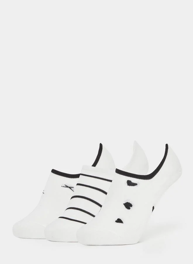 ستايلي طقم من 3 جوارب بتفاصيل قلوب