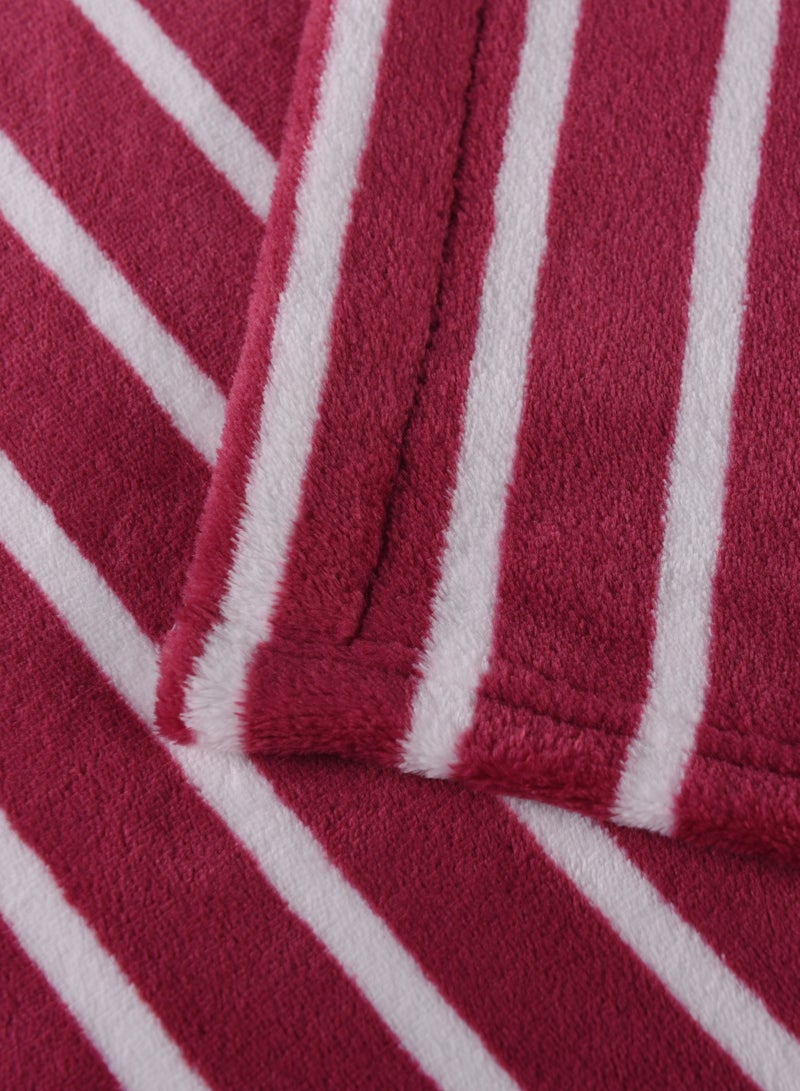 ايست من نون رداء حمام مخطط - 250 جرامًا للمتر المربع مصنوع من البوليستر الناعم بنسبة 100% للنساء - غطاء رأس وجيب - لون أحمر، مقاس متوسط - Image 4