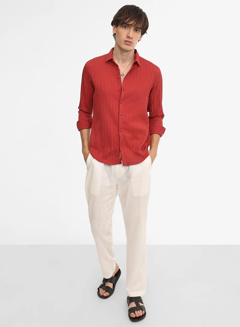 كامبوس سوترا Men's Cadmium Red Self-Design Striped Shirt