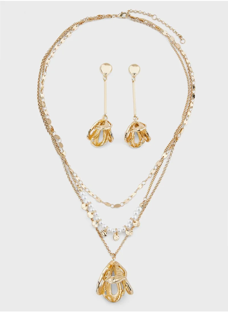 ايلا Floral Pendant Necklace & Earring Set