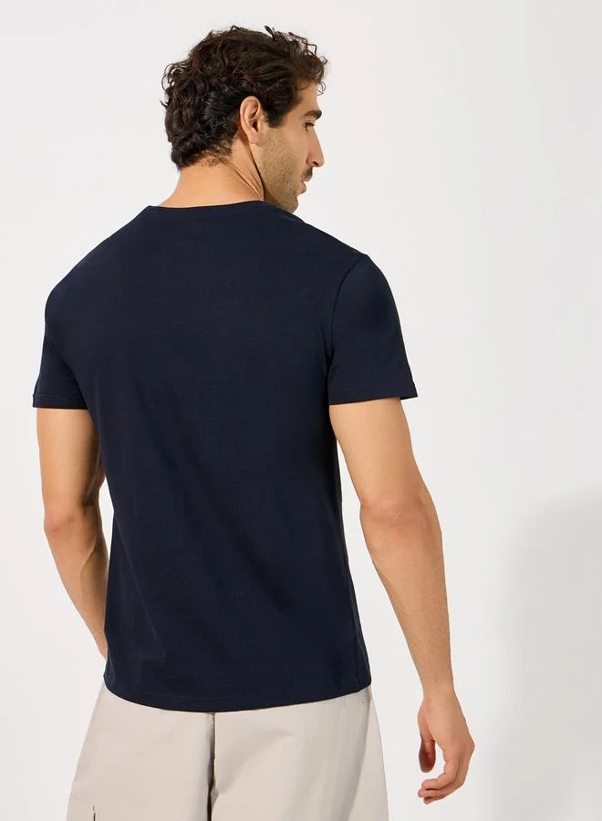 Styli Styli Cest La Vie Slogan Regular Fit T-Shirt