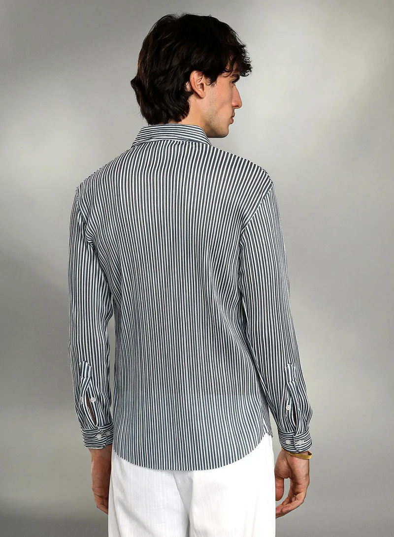 Campus Sutra Men's Midnight Black & Powder White Pleat-Creased Shirt