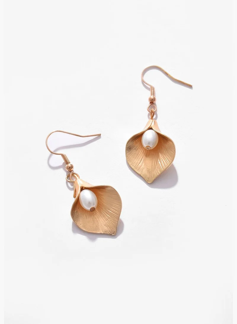 SOHI Gold Plated Pearl Drop Earrings