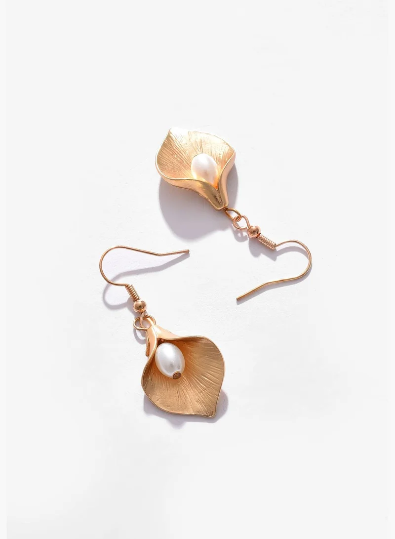 SOHI Gold Plated Pearl Drop Earrings
