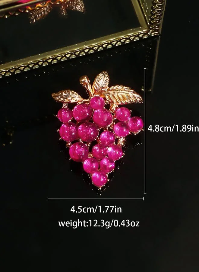 تايك تو بروش مزين على شكل عنب بنمط متناقض